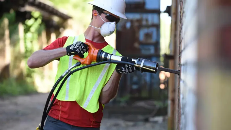 apt-rivet-buster-800x450