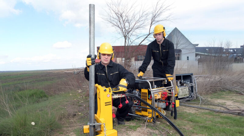 atlas-copco-post-pullers-hyd