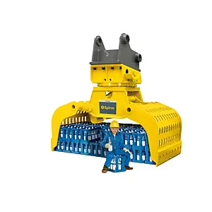Epiroc MG 5000 R Hydraulic Multi Grapple – size compared with an operator Epiroc MG 5000 R Hydraulic Multi Grapple – size compared with an operator