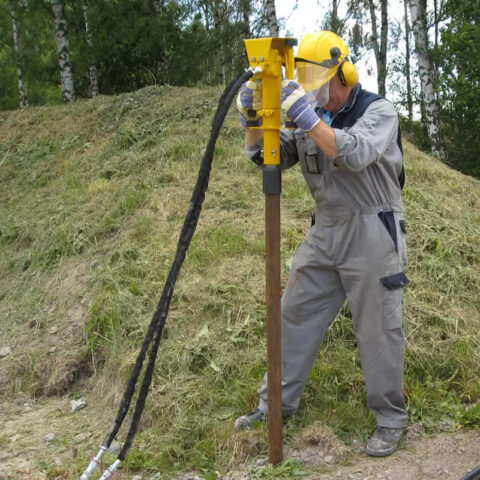 LPD-LD Light Duty Hydraulic Post Driver