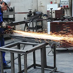 cpi-cp3850application2 Chicago Pneumatic CP3850 Series - Angle Grinders - application