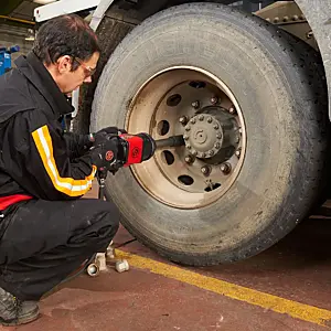 Chicago Pneumatic CP7782 Series - Impact Wrenches - application