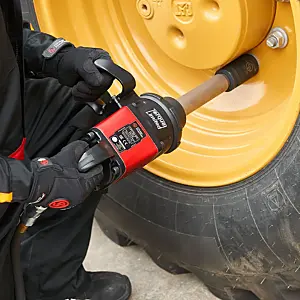 cpi-cp7782tl-6_application_heavy-machinery-wheel_1 Chicago Pneumatic CP7782TL Series - Impact Wrenches - application